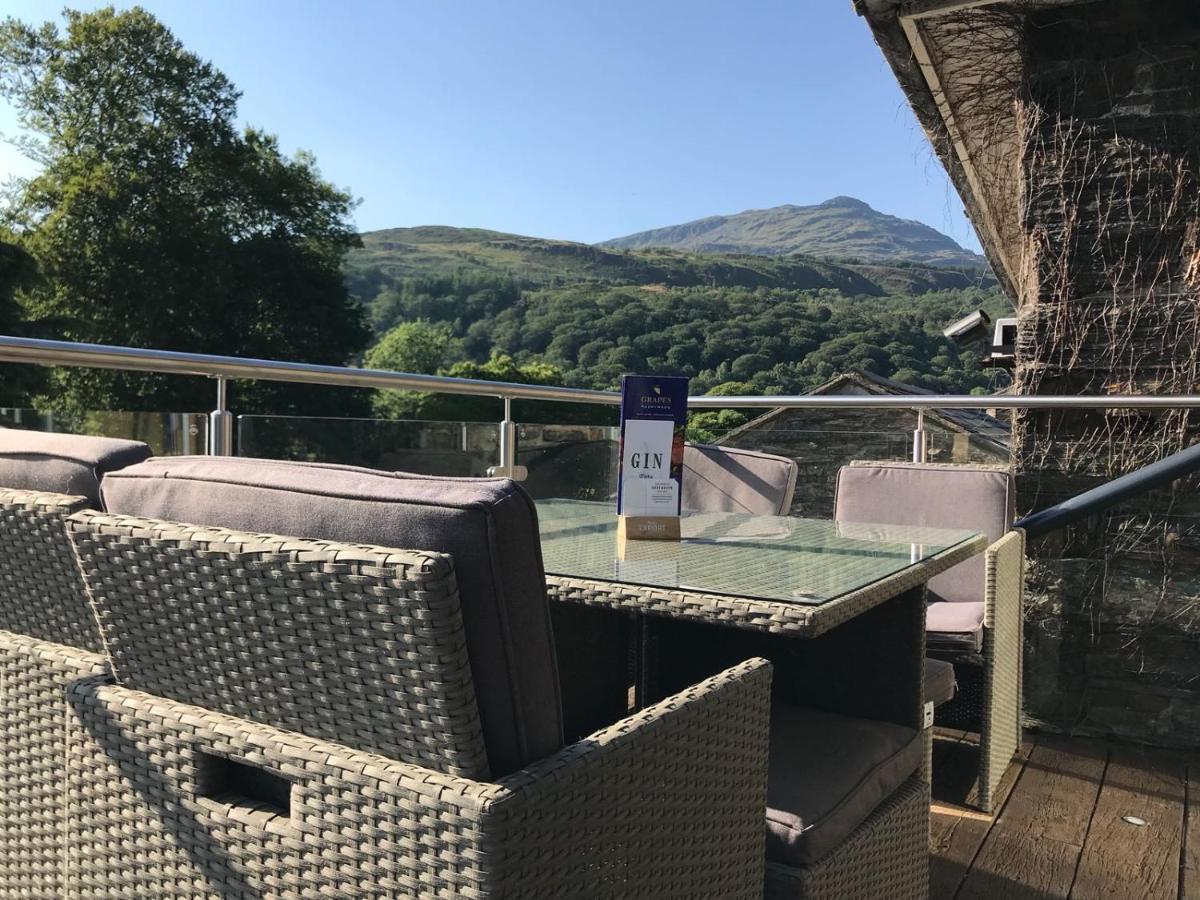 Grapes Hotel, Bar & Restaurant Snowdonia Nr Zip World Blaenau Ffestiniog Exterior photo